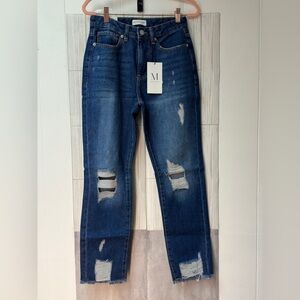 🍀3/$30 Dark Wash straight leg distressed jeans.